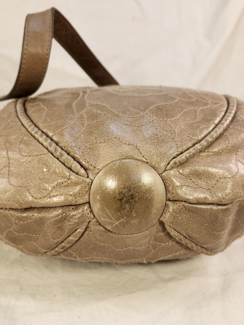 HOBO INTERNATIONAL DISTRESSED FLORAL SHOULDER TAUPE PURSE BAG - Picture 6 of 13